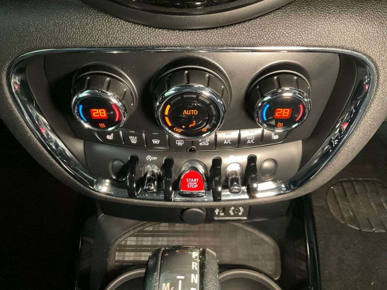 2018 MINI CLUBMAN 2018 MINI CLUBMAN