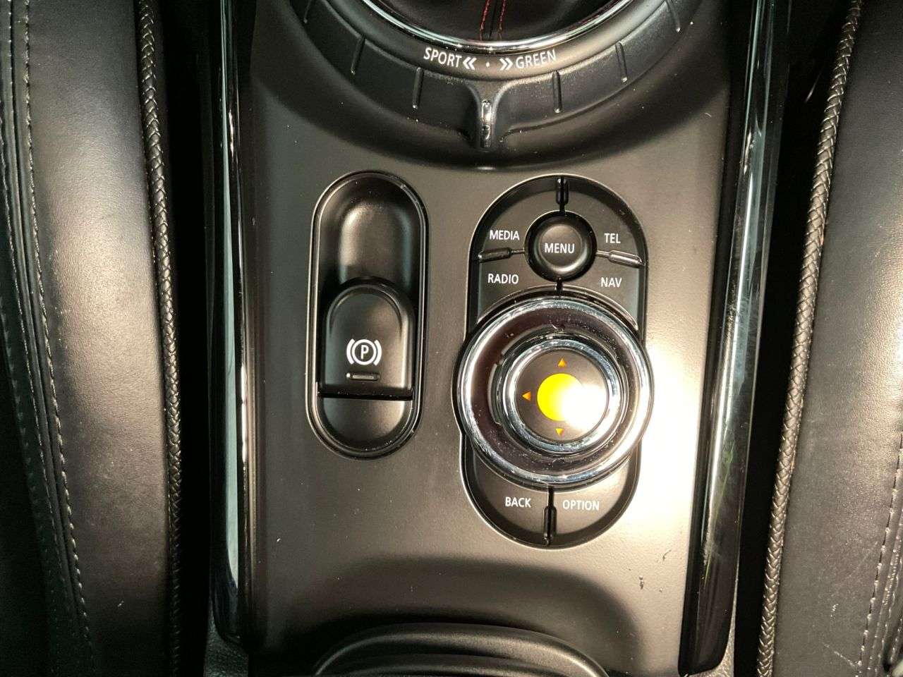 2018 MINI CLUBMAN 2018 MINI CLUBMAN