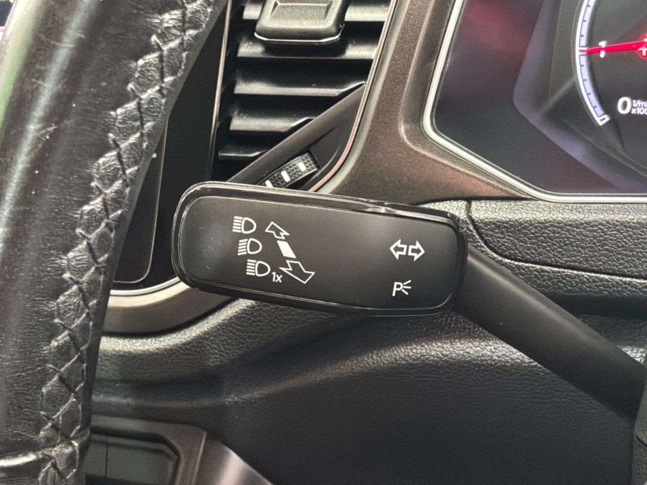 2019 VOLKSWAGEN T-ROC 2019 VOLKSWAGEN T-ROC