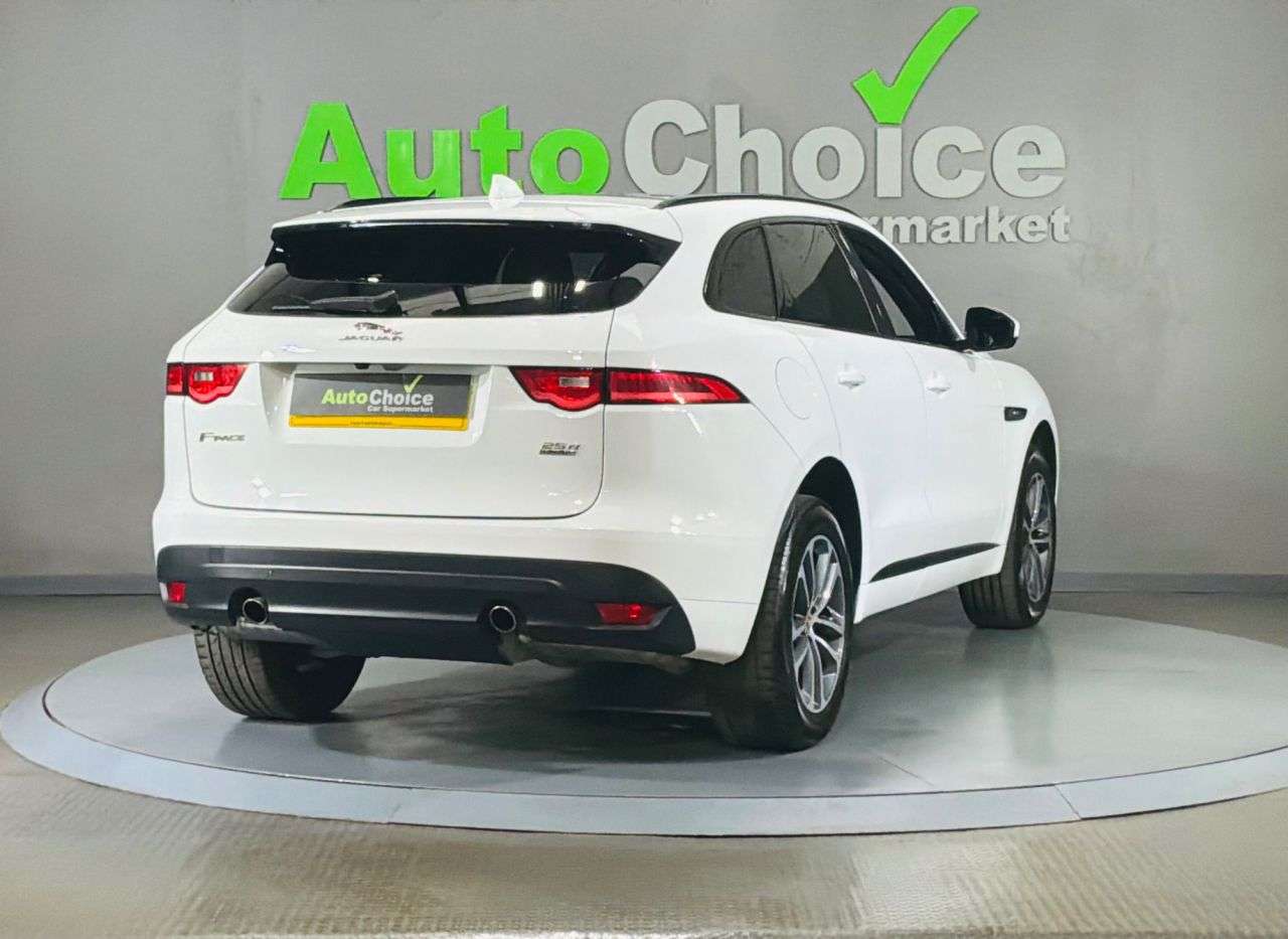 2017 JAGUAR F-PACE 2017 JAGUAR F-PACE