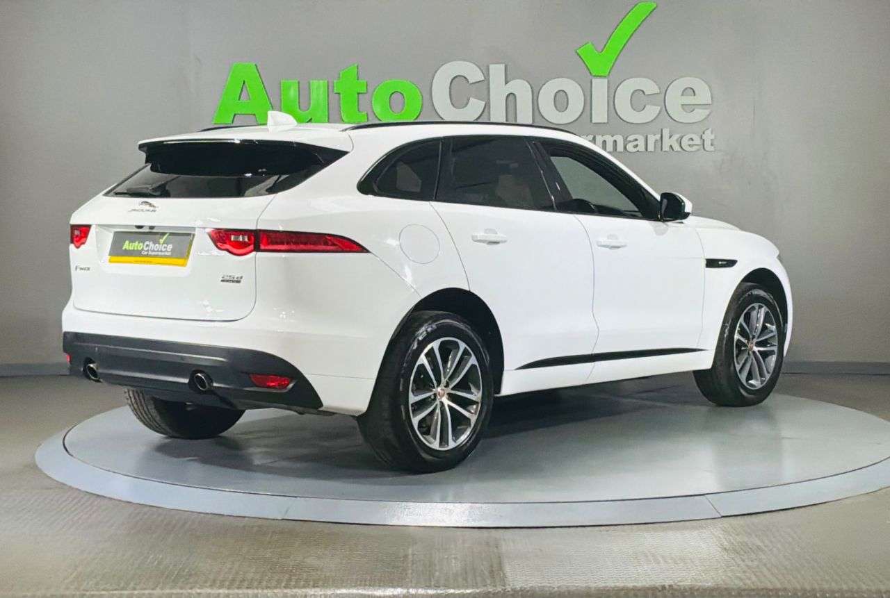 2017 JAGUAR F-PACE 2017 JAGUAR F-PACE