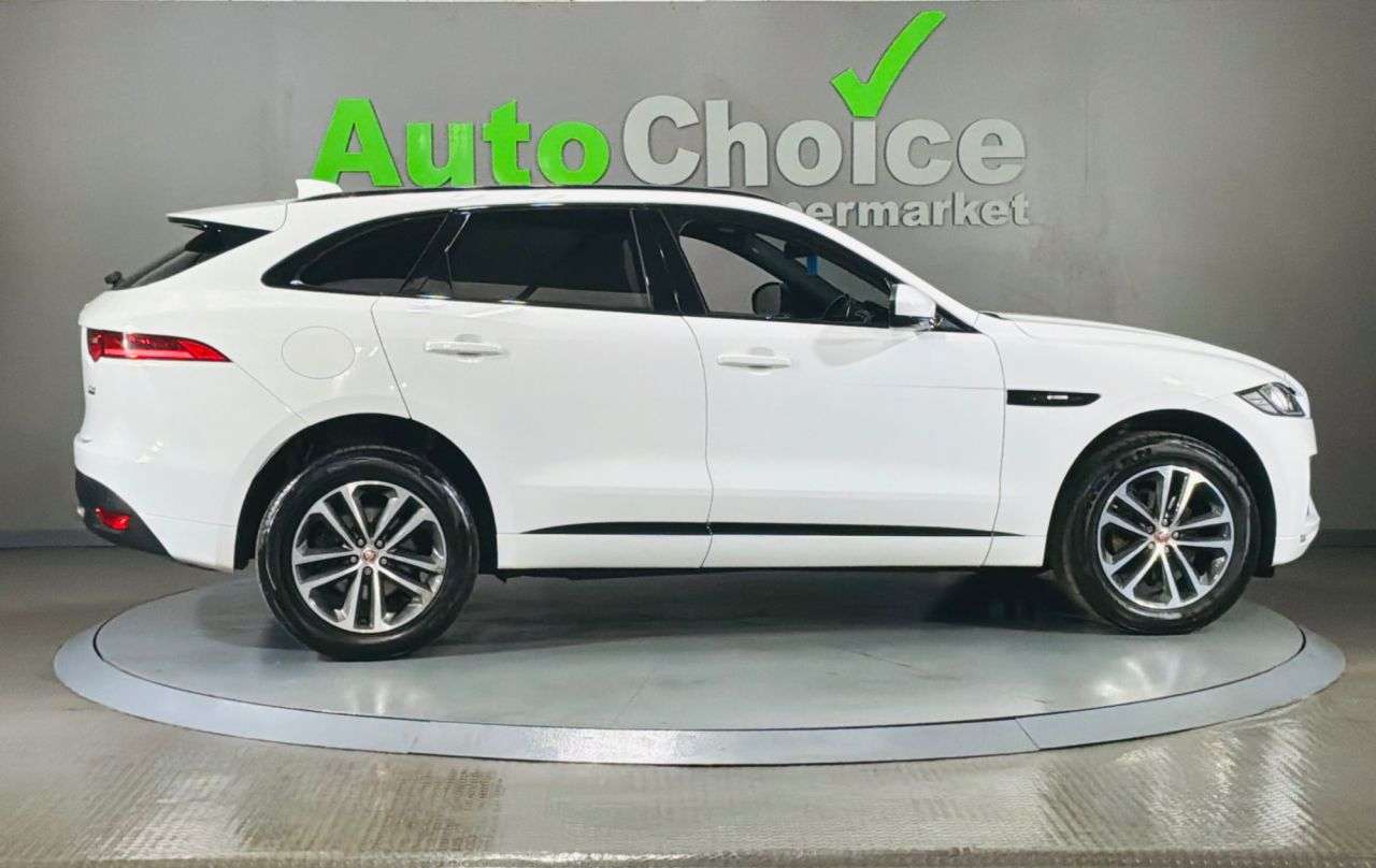2017 JAGUAR F-PACE 2017 JAGUAR F-PACE
