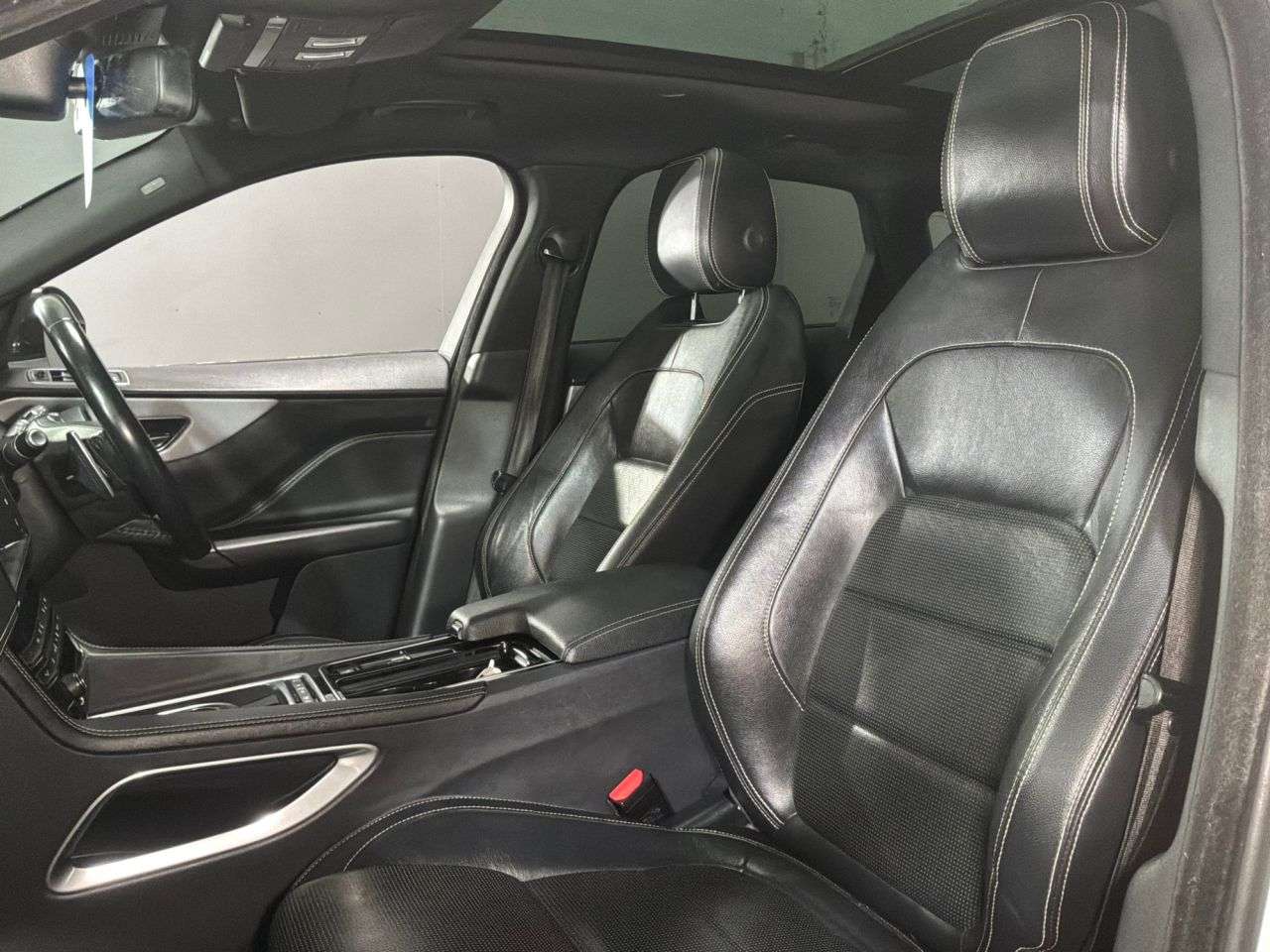 2017 JAGUAR F-PACE 2017 JAGUAR F-PACE