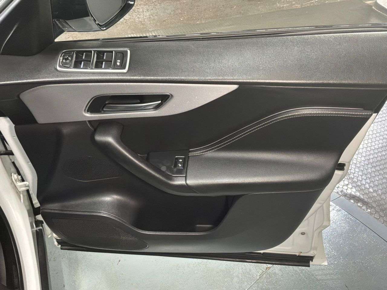 2017 JAGUAR F-PACE 2017 JAGUAR F-PACE