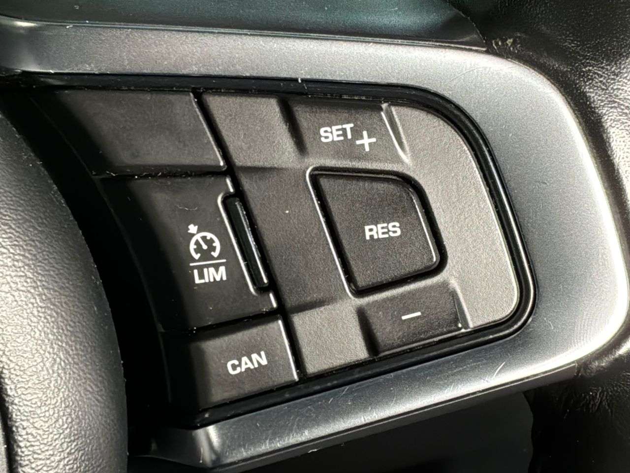 2017 JAGUAR F-PACE 2017 JAGUAR F-PACE