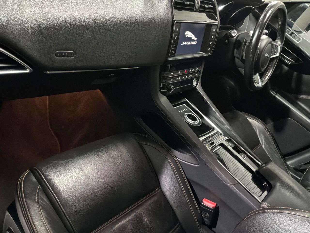 2018 JAGUAR F-PACE 2018 JAGUAR F-PACE