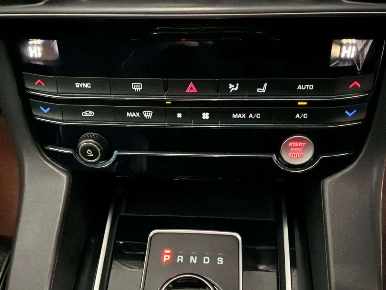 2018 JAGUAR F-PACE 2018 JAGUAR F-PACE