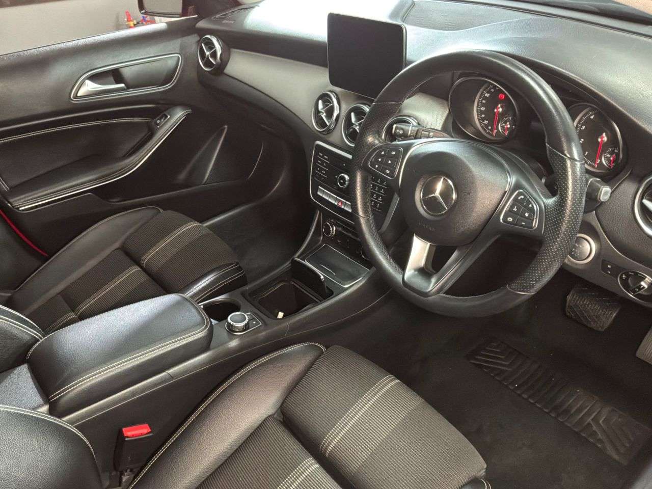 2019 MERCEDES-BENZ 180 2019 MERCEDES-BENZ 180