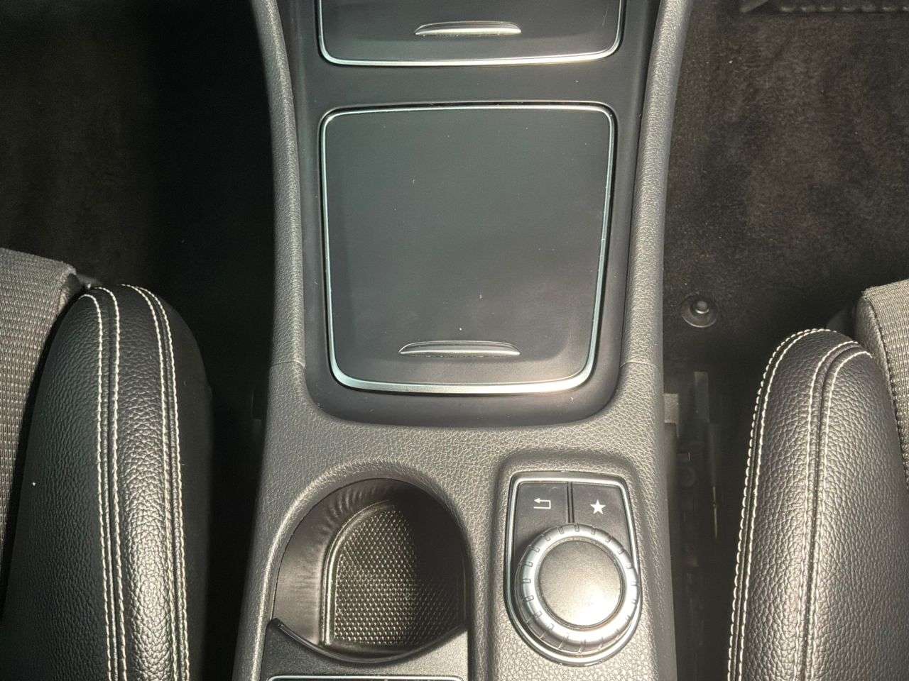 2019 MERCEDES-BENZ 180 2019 MERCEDES-BENZ 180