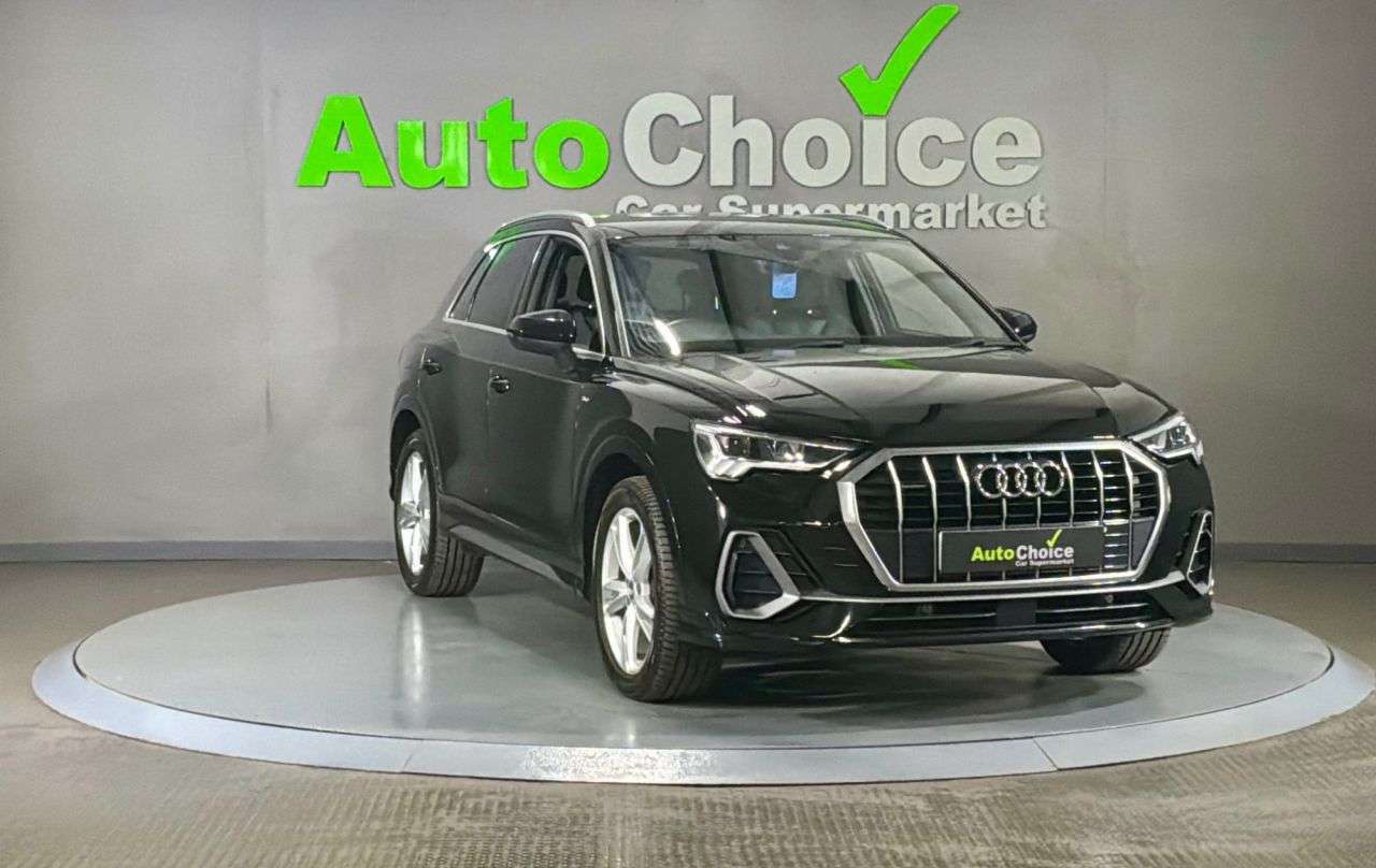 A 2019 AUDI Q3 2.0 TFSI 40 S line SUV 5dr Petrol S Tronic quattro Euro 6 (s/s) (190 ps) *U A 2019 AUDI Q3 2.0 TFSI 40 S line SUV 5dr Petrol S Tronic quattro Euro 6 (s/s) (190 ps) *U