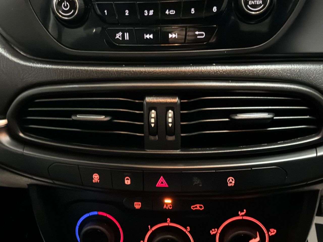 2021 FIAT TIPO 2021 FIAT TIPO