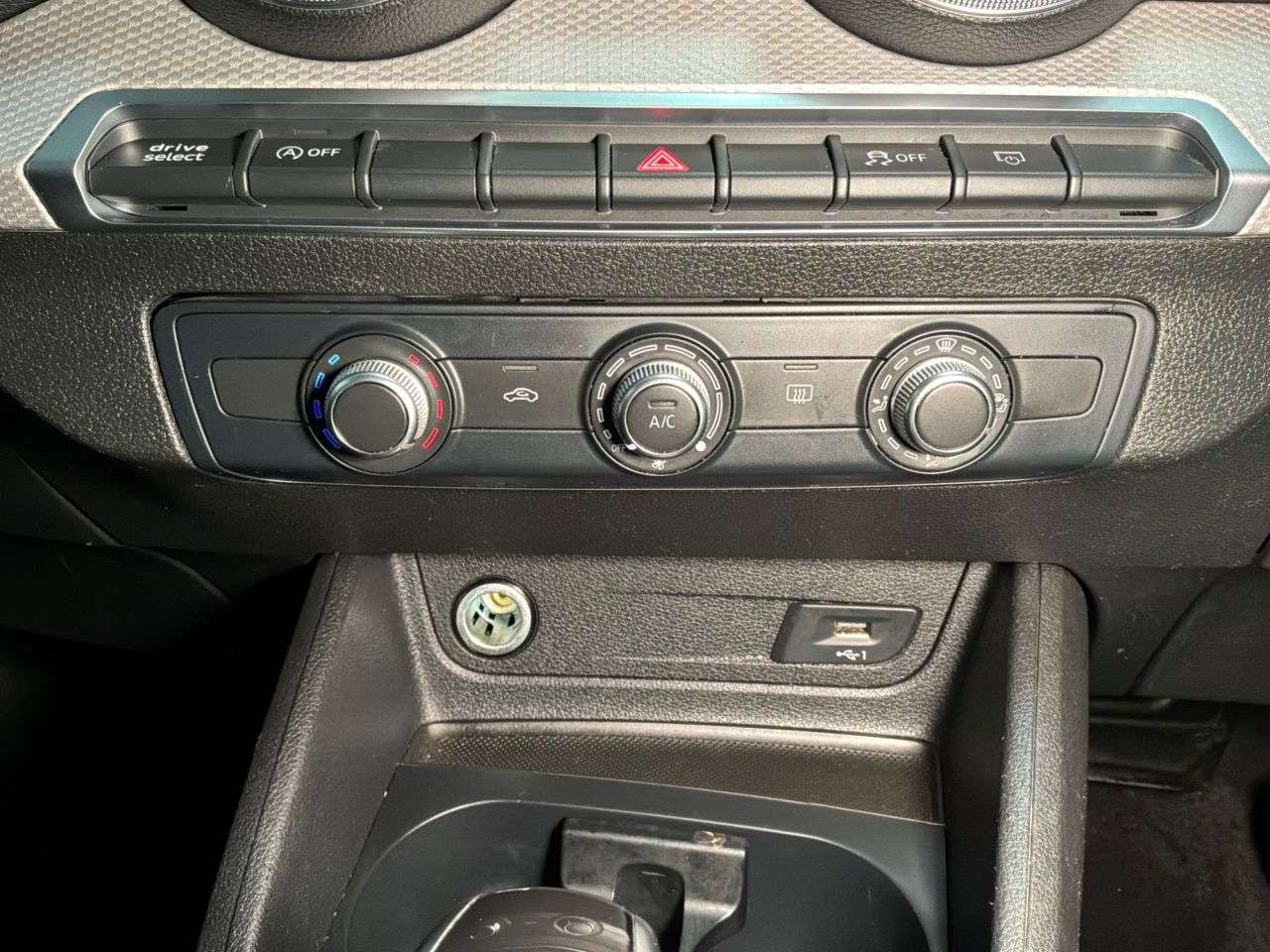 2021 AUDI Q2 2021 AUDI Q2