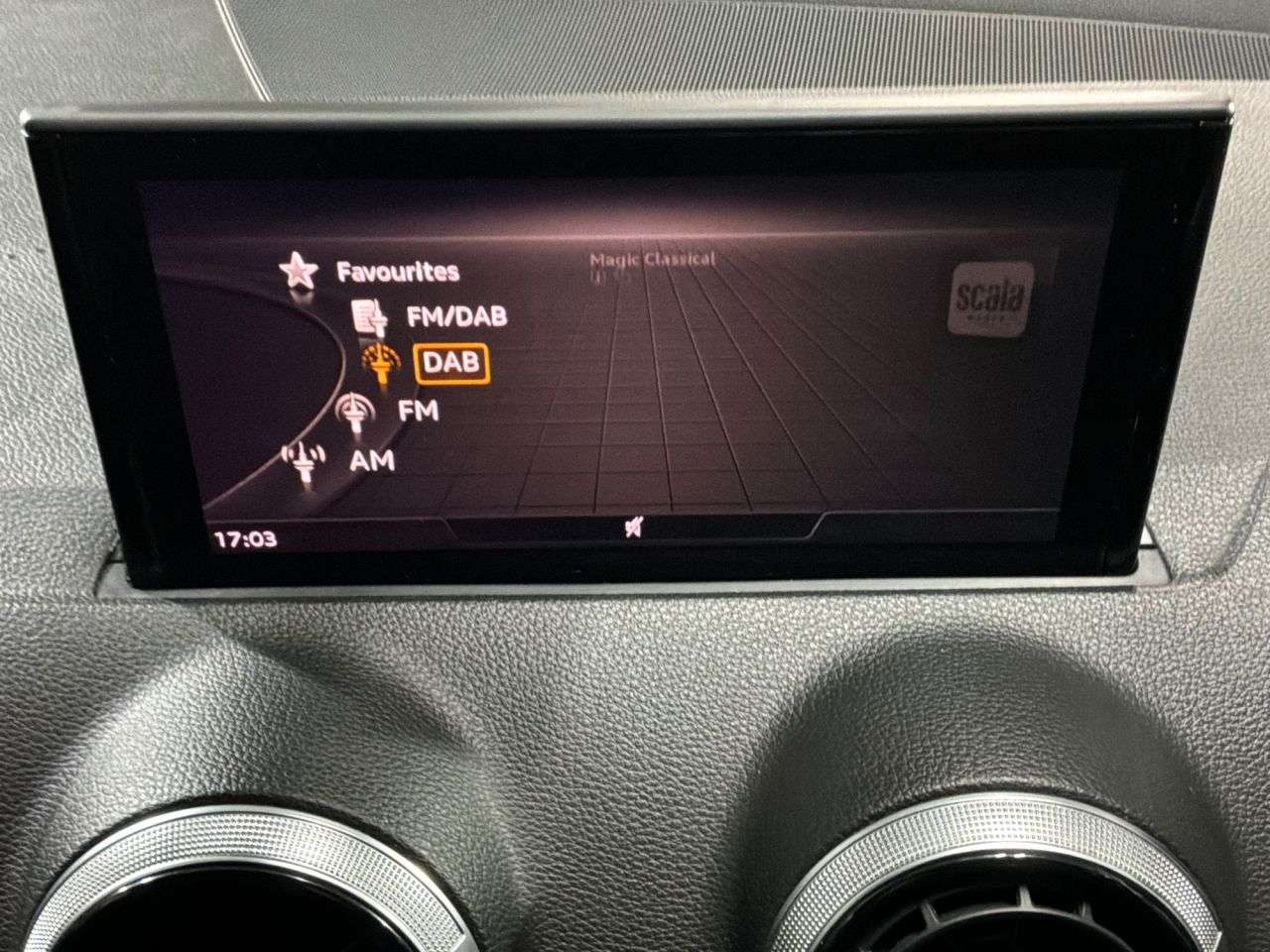 2021 AUDI Q2 2021 AUDI Q2