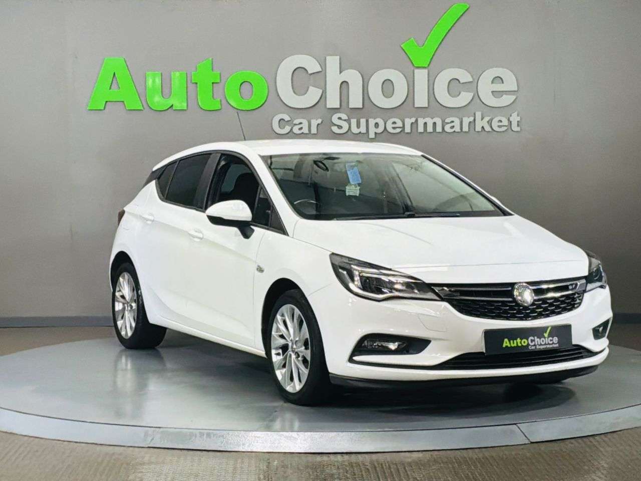 A 2019 VAUXHALL ASTRA 1.0i Turbo ecoTEC Tech Line Nav Hatchback 5dr Petrol Manual Euro 6 (s/s) (1 A 2019 VAUXHALL ASTRA 1.0i Turbo ecoTEC Tech Line Nav Hatchback 5dr Petrol Manual Euro 6 (s/s) (1