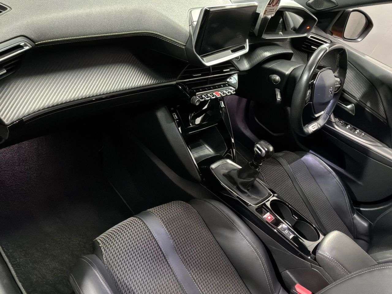 2021 PEUGEOT 2008 2021 PEUGEOT 2008