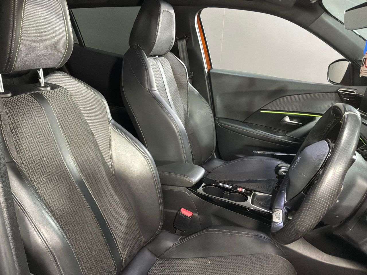 2021 PEUGEOT 2008 2021 PEUGEOT 2008