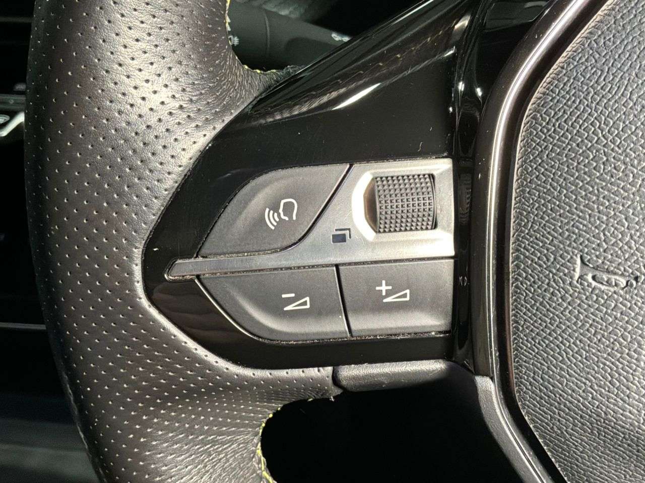 2021 PEUGEOT 2008 2021 PEUGEOT 2008