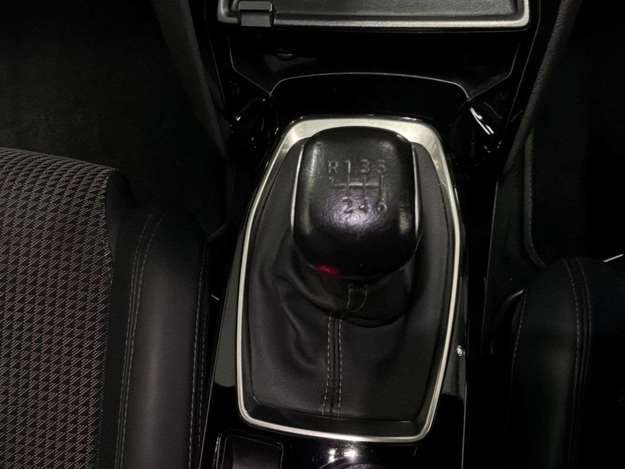 2021 PEUGEOT 2008 2021 PEUGEOT 2008