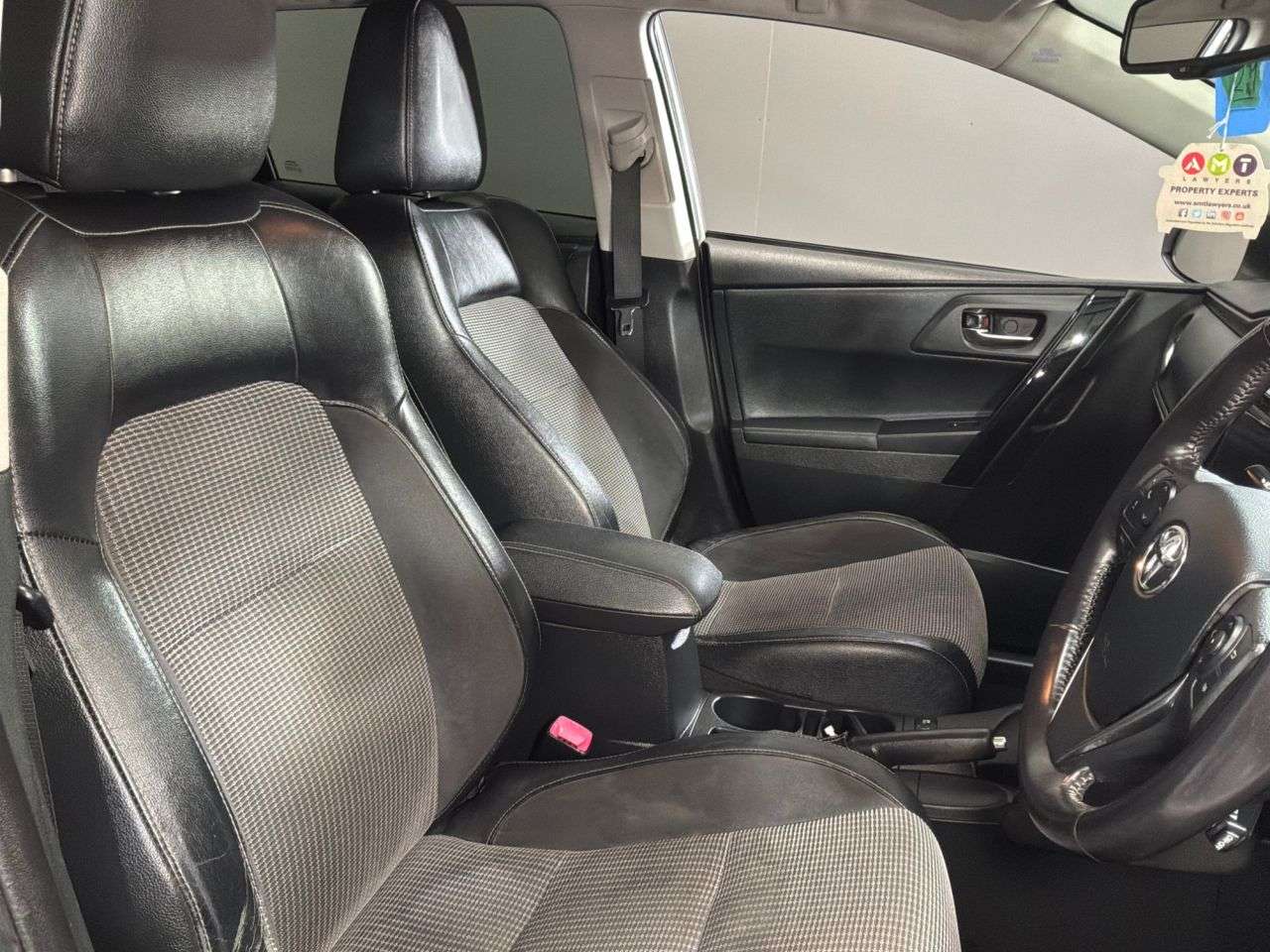 2015 TOYOTA AURIS 2015 TOYOTA AURIS