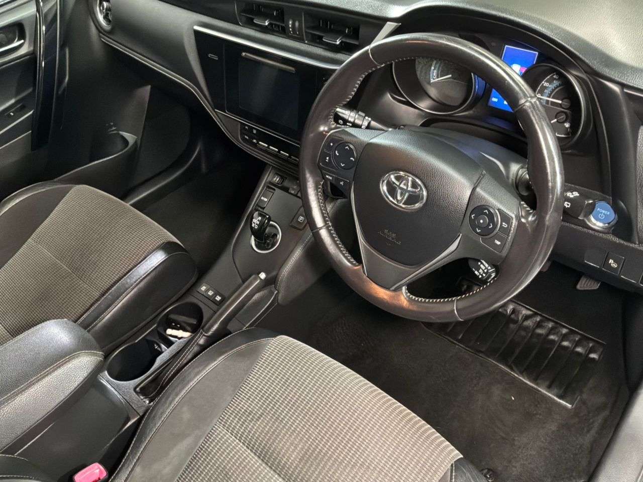 2015 TOYOTA AURIS 2015 TOYOTA AURIS