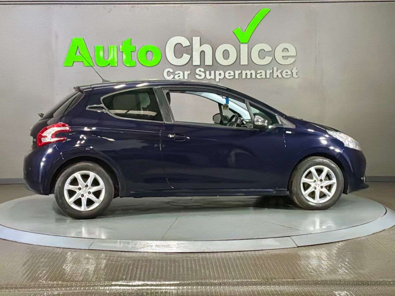 2014 PEUGEOT 208 2014 PEUGEOT 208