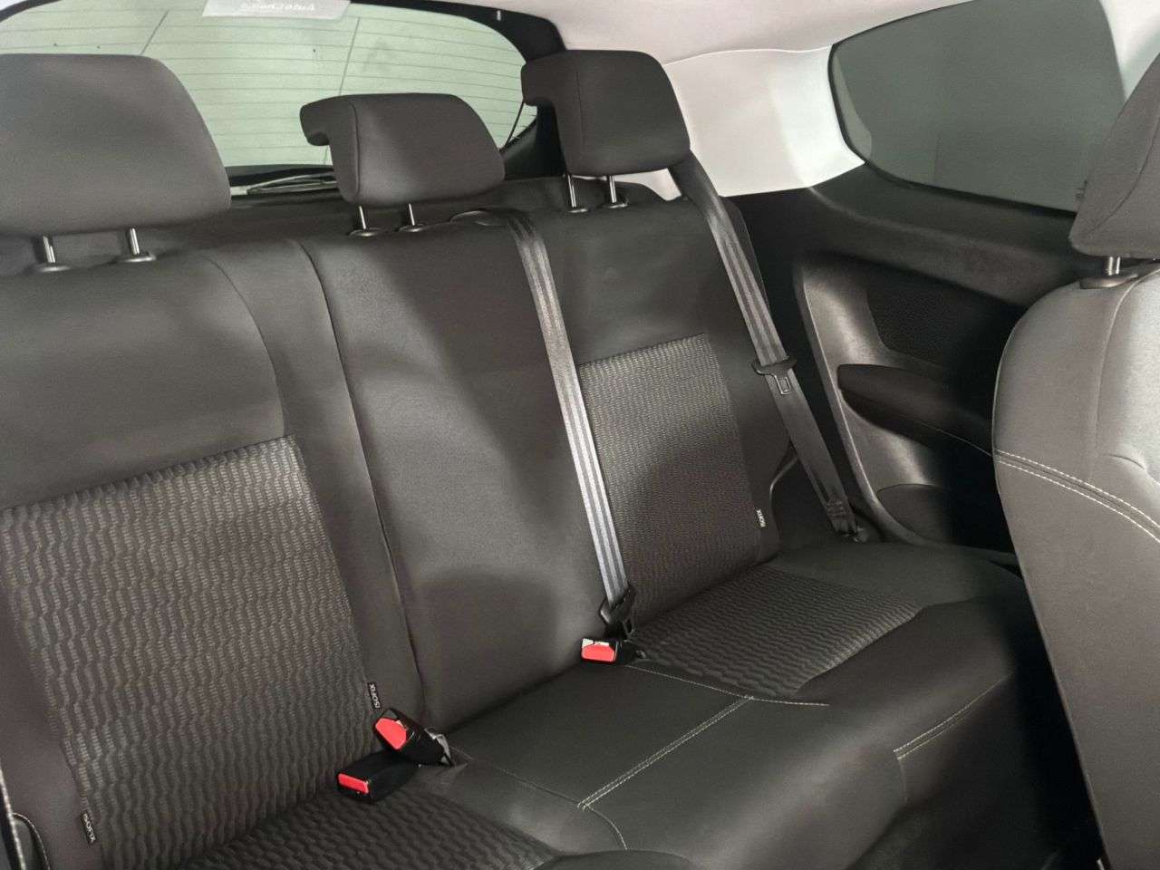 2014 PEUGEOT 208 2014 PEUGEOT 208