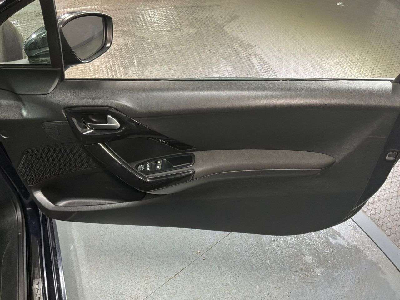 2014 PEUGEOT 208 2014 PEUGEOT 208