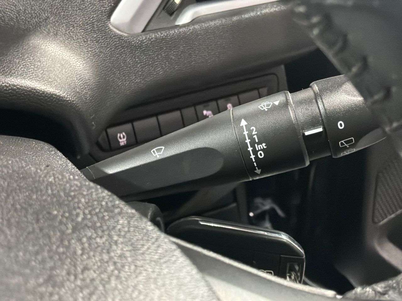 2014 PEUGEOT 208 2014 PEUGEOT 208