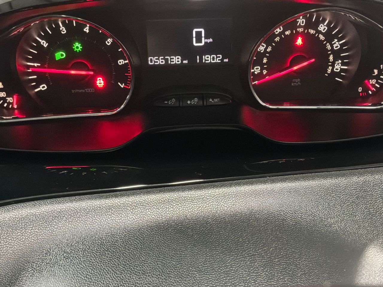 2014 PEUGEOT 208 2014 PEUGEOT 208