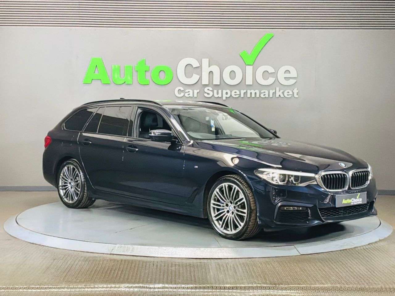 A 2020 BMW 5 SERIES 3.0 530d M Sport Touring 5dr Diesel Auto xDrive Euro 6 (s/s) (265 ps) *Amaz A 2020 BMW 5 SERIES 3.0 530d M Sport Touring 5dr Diesel Auto xDrive Euro 6 (s/s) (265 ps) *Amaz
