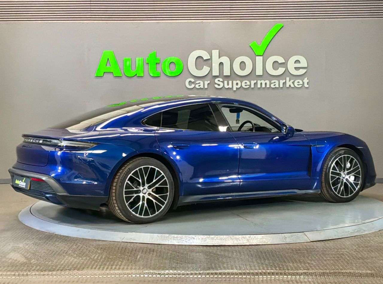 2022 PORSCHE TAYCAN 2022 PORSCHE TAYCAN