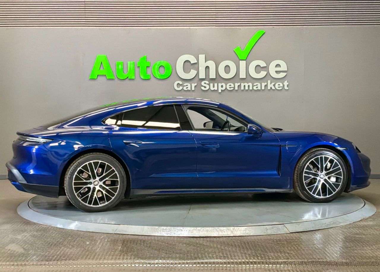 2022 PORSCHE TAYCAN 2022 PORSCHE TAYCAN