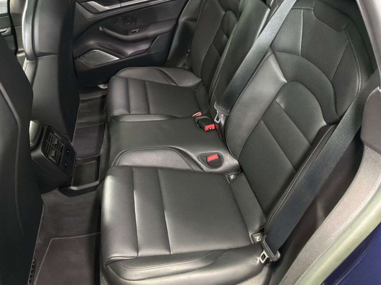 2022 PORSCHE TAYCAN 2022 PORSCHE TAYCAN