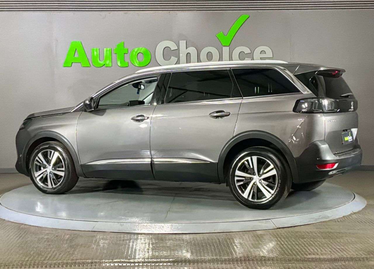 2021 PEUGEOT 5008 2021 PEUGEOT 5008