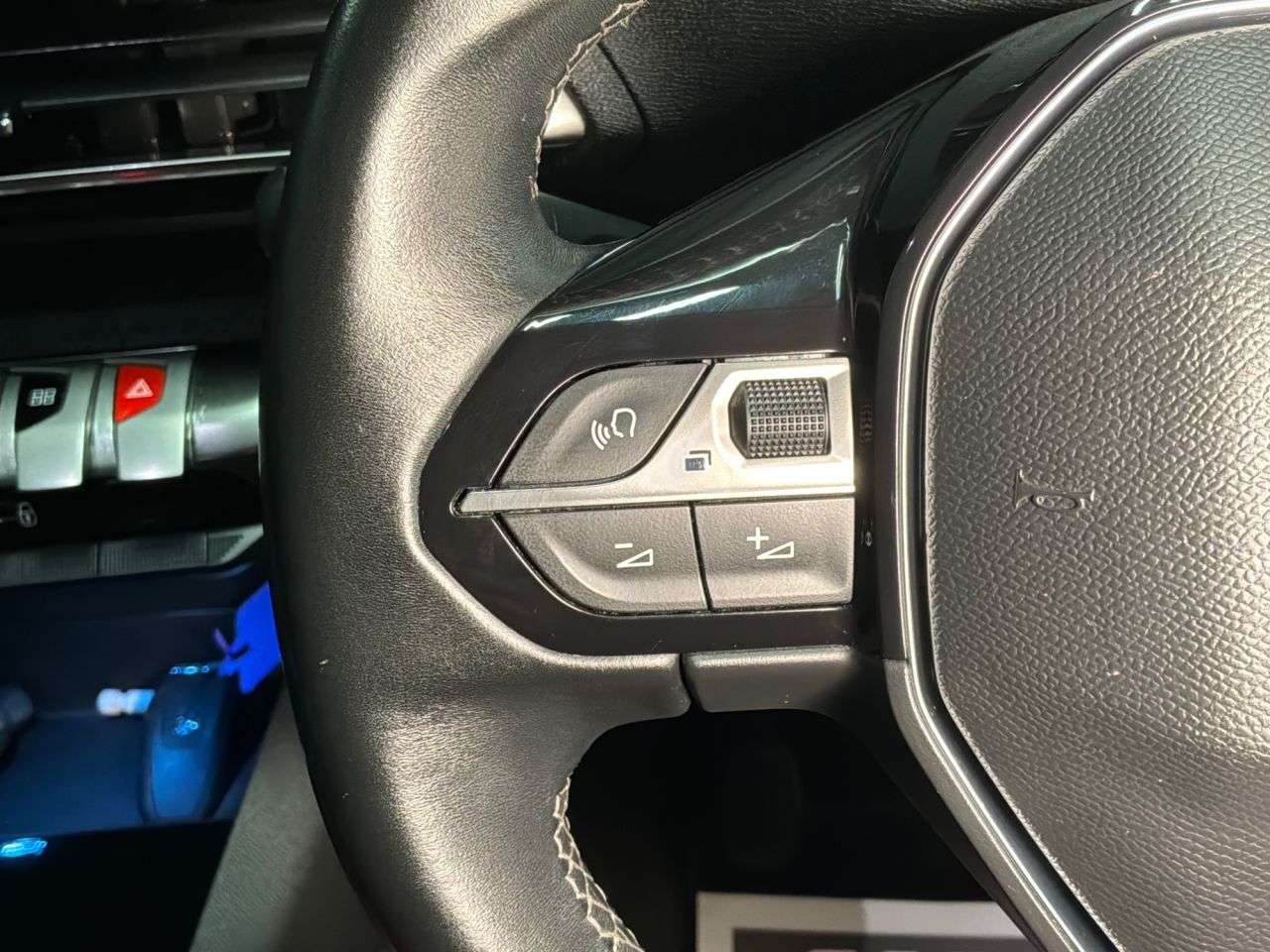 2021 PEUGEOT 5008 2021 PEUGEOT 5008