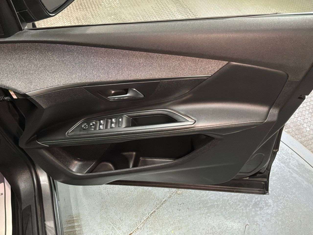 2021 PEUGEOT 5008 2021 PEUGEOT 5008