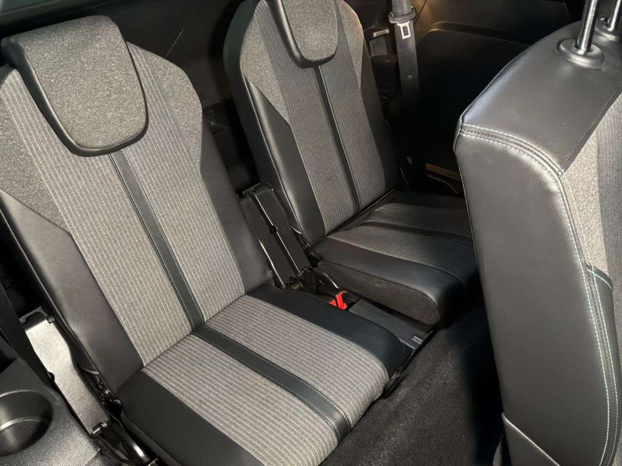 2021 PEUGEOT 5008 2021 PEUGEOT 5008