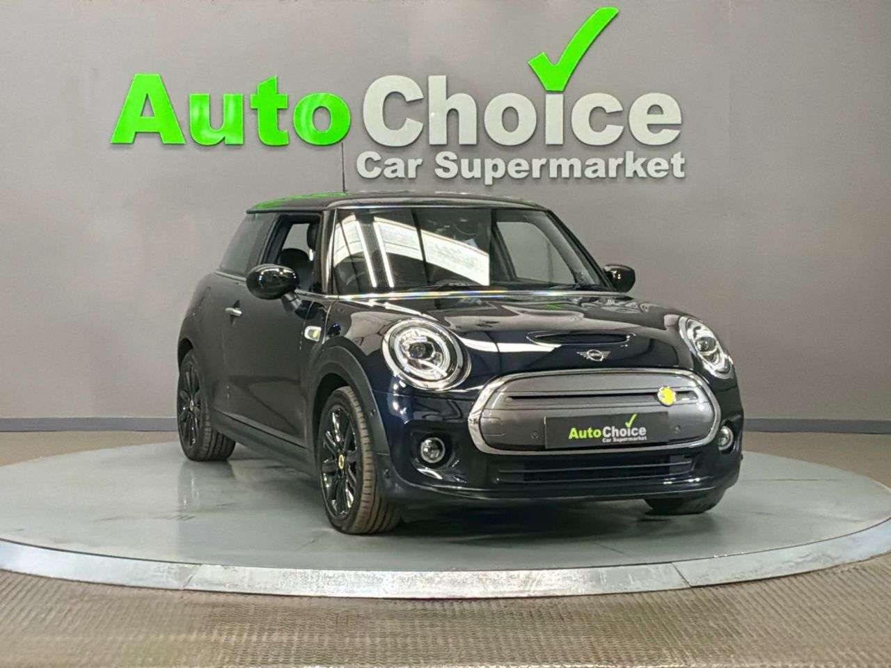 A 2020 MINI ELECTRIC HATCH Cooper SE 32.6kWh Level 3 Hatchback 3dr Electric Auto (184 ps) *Amazing Fin A 2020 MINI ELECTRIC HATCH Cooper SE 32.6kWh Level 3 Hatchback 3dr Electric Auto (184 ps) *Amazing Fin