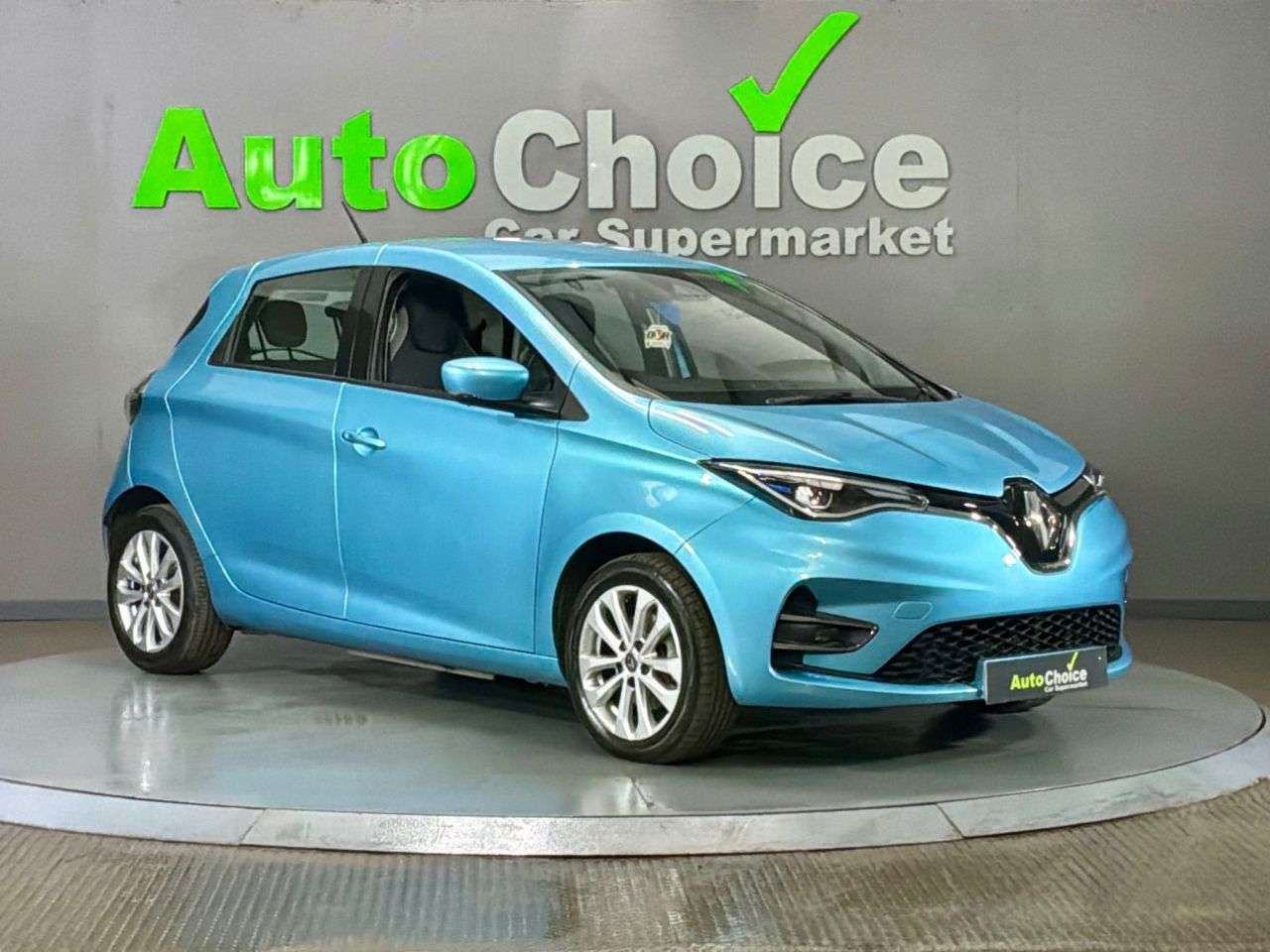 A 2021 RENAULT ZOE R135 EV50 52kWh Iconic Hatchback 5dr Electric Auto (Rapid Charge) (134 bhp) A 2021 RENAULT ZOE R135 EV50 52kWh Iconic Hatchback 5dr Electric Auto (Rapid Charge) (134 bhp)