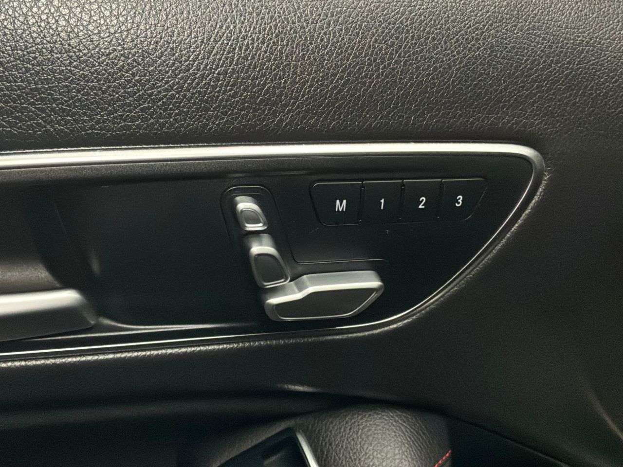 2018 MERCEDES-BENZ 180 2018 MERCEDES-BENZ 180