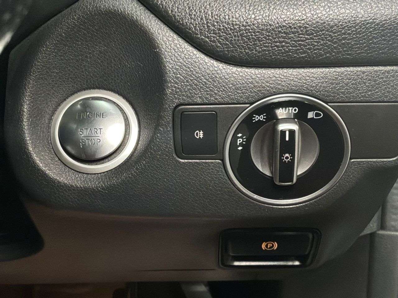 2018 MERCEDES-BENZ 180 2018 MERCEDES-BENZ 180