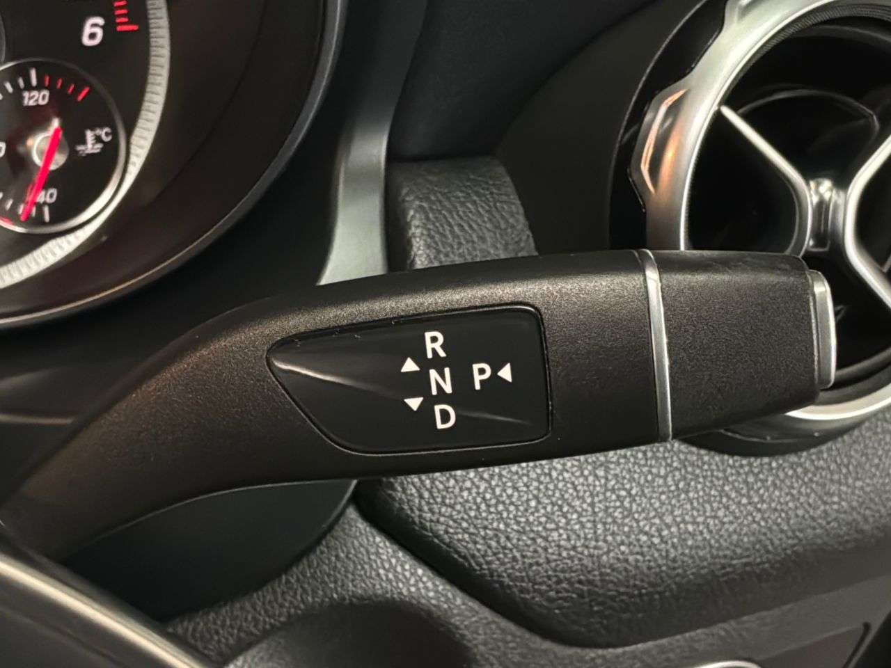 2018 MERCEDES-BENZ 180 2018 MERCEDES-BENZ 180