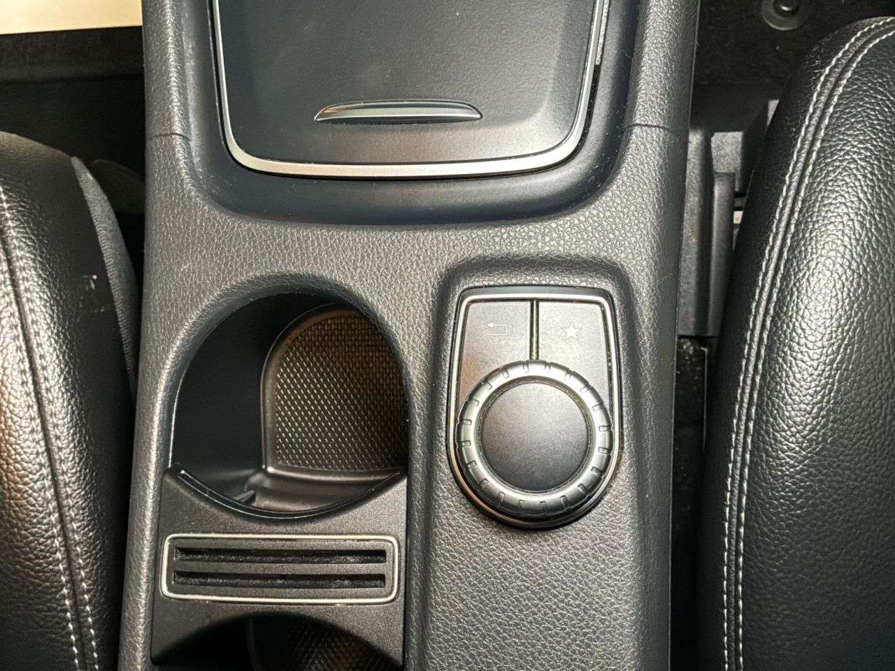 2018 MERCEDES-BENZ 180 2018 MERCEDES-BENZ 180