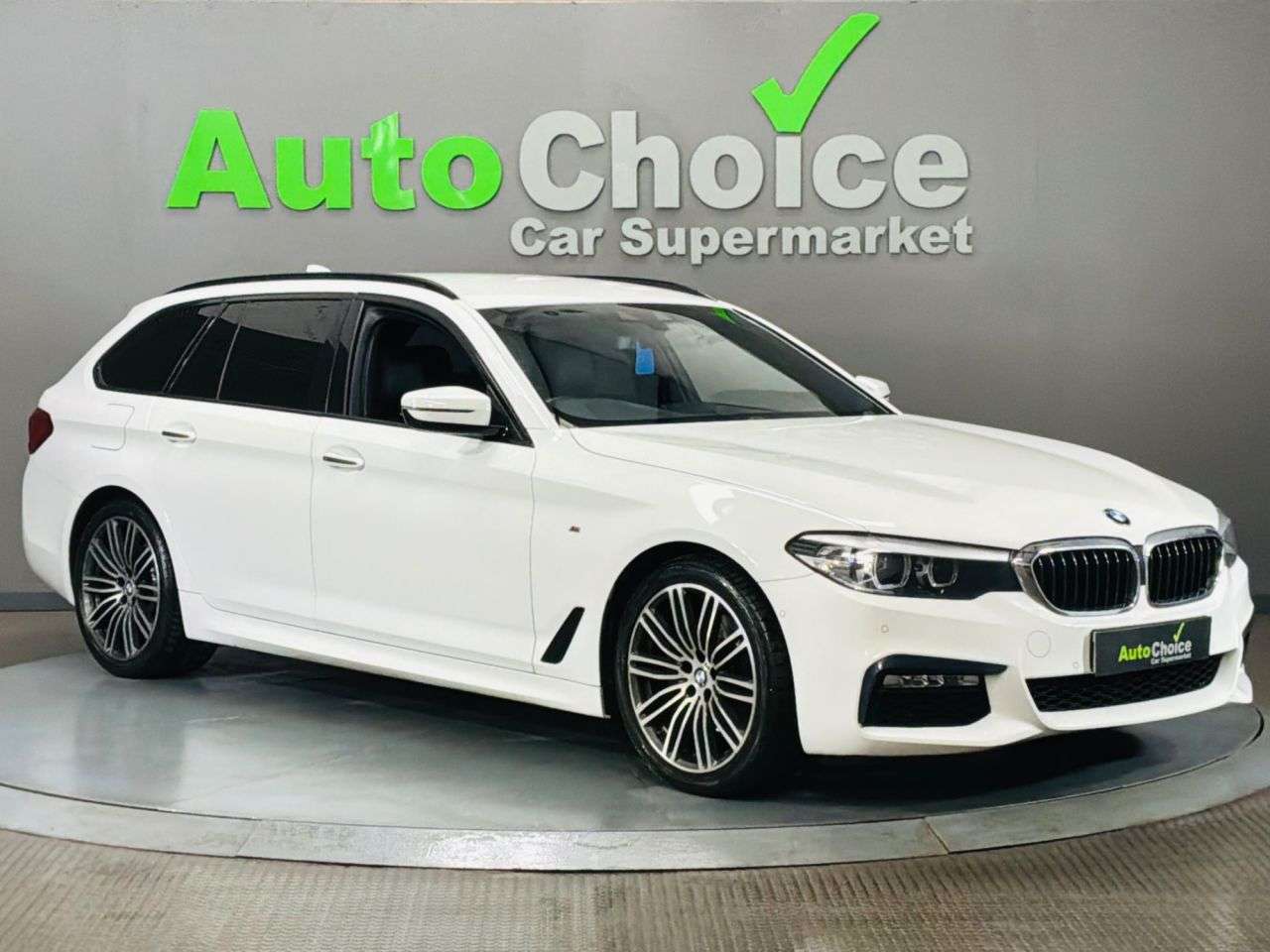 A 2018 BMW 5 SERIES 2.0 520d M Sport Touring 5dr Diesel Auto Euro 6 (s/s) (190 ps) *Amazing Fin A 2018 BMW 5 SERIES 2.0 520d M Sport Touring 5dr Diesel Auto Euro 6 (s/s) (190 ps) *Amazing Fin