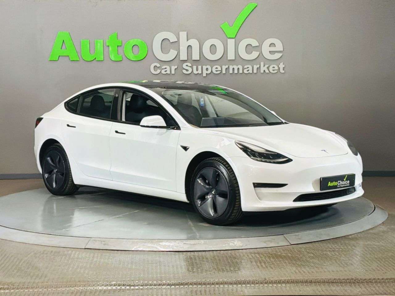 A 2019 TESLA MODEL 3 Standard Range Plus Saloon 4dr Electric Auto RWD (241 bhp) *Amazing Finance A 2019 TESLA MODEL 3 Standard Range Plus Saloon 4dr Electric Auto RWD (241 bhp) *Amazing Finance