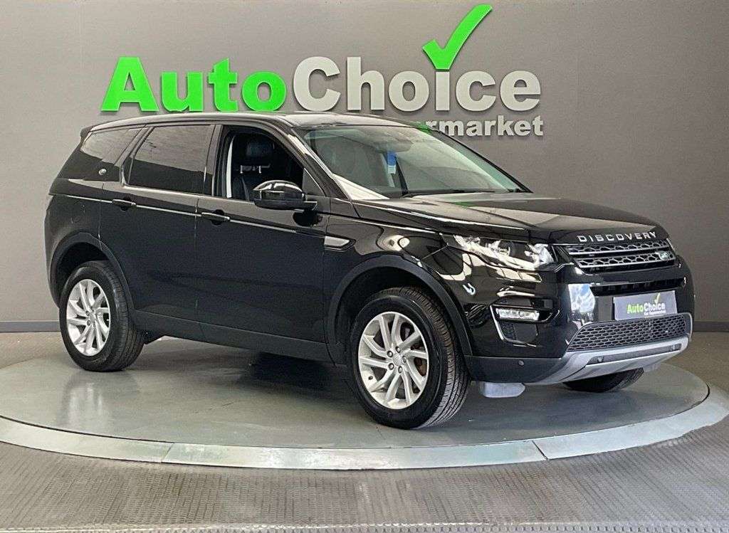 A 2017 LAND ROVER DISCOVERY SPORT 2.0 TD4 SE Tech SUV 5dr Diesel Auto 4WD Euro 6 (s/s) (180 ps) in Blackburn A 2017 LAND ROVER DISCOVERY SPORT 2.0 TD4 SE Tech SUV 5dr Diesel Auto 4WD Euro 6 (s/s) (180 ps) in Blackburn