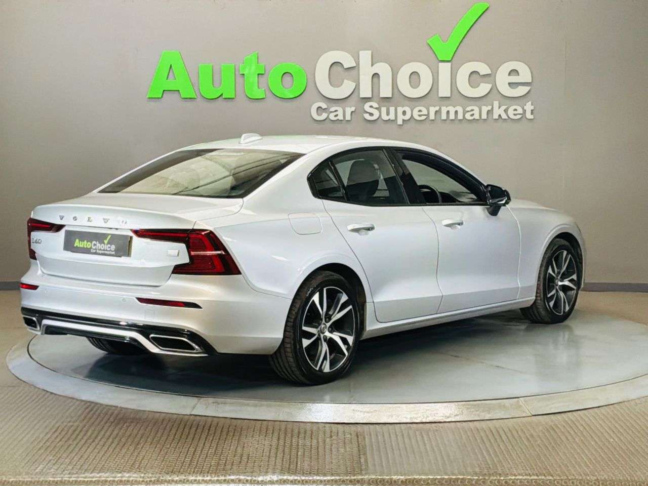 2022 VOLVO S60 2022 VOLVO S60
