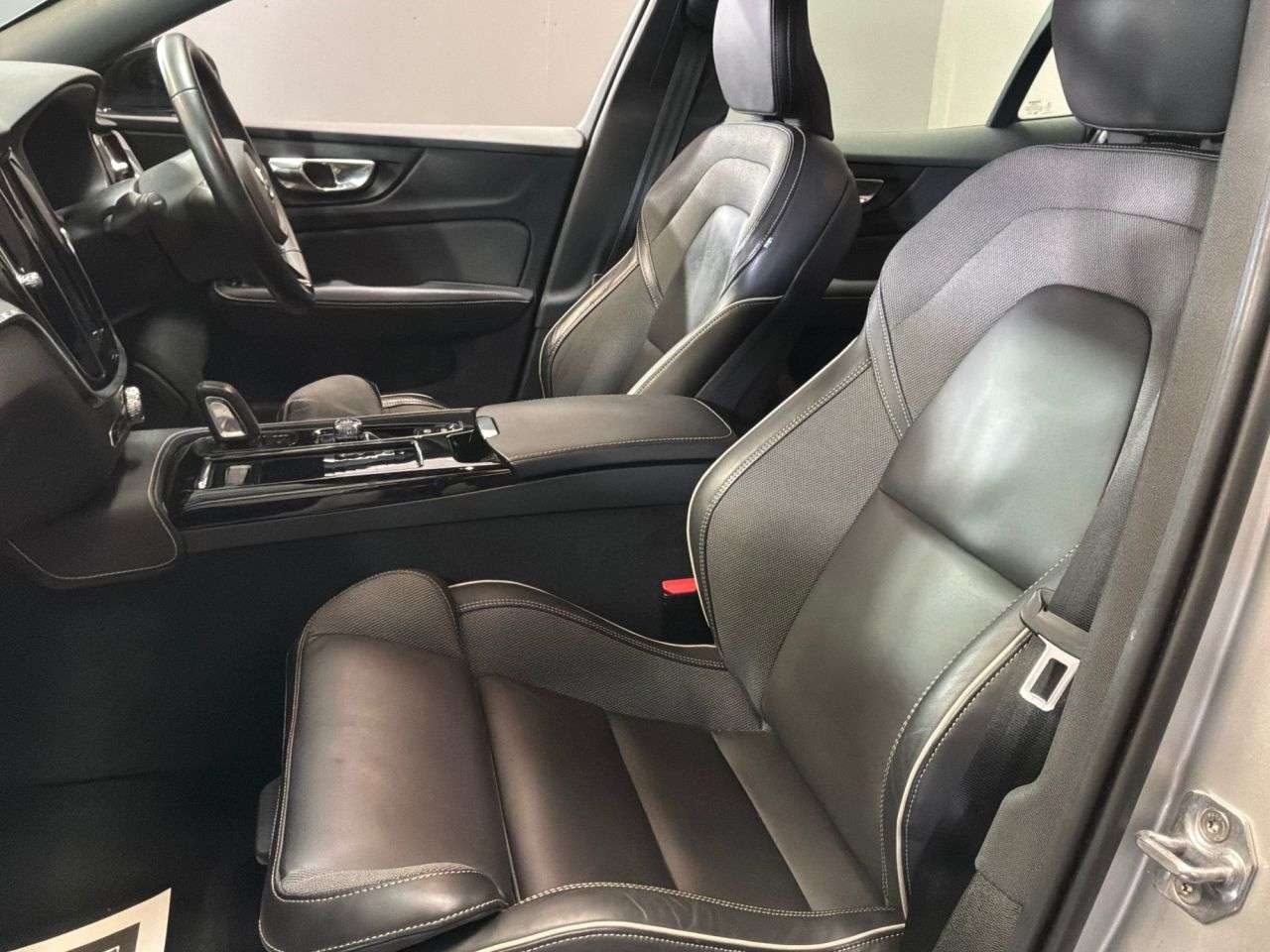 2022 VOLVO S60 2022 VOLVO S60