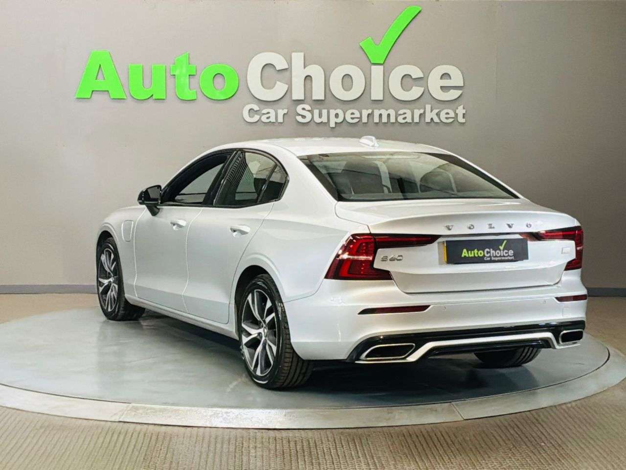 2022 VOLVO S60 2022 VOLVO S60