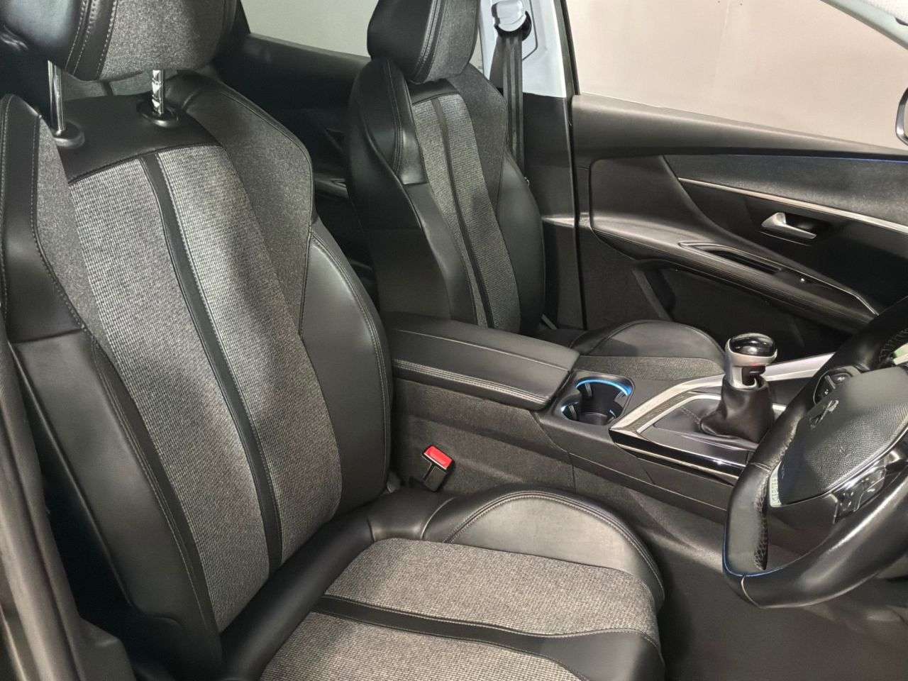 2019 PEUGEOT 3008 2019 PEUGEOT 3008